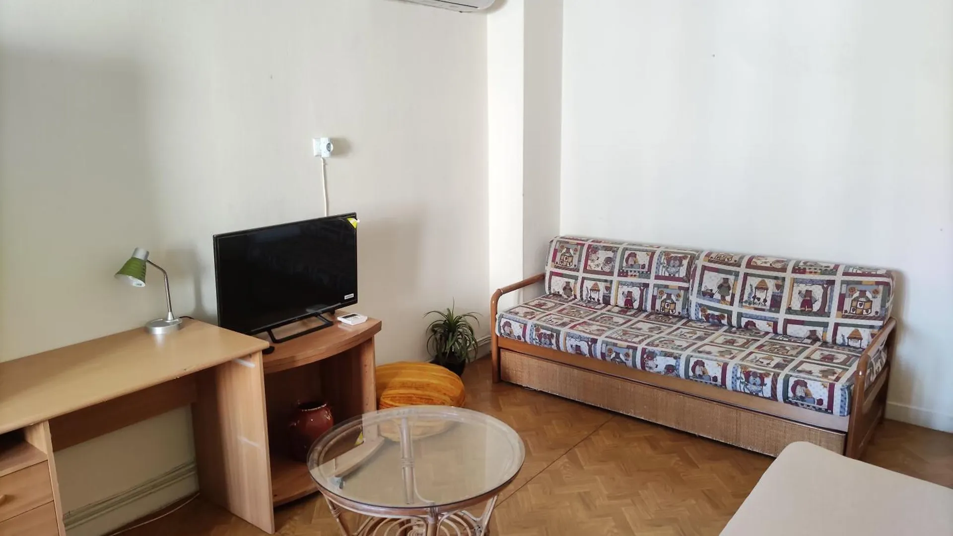 Practical Apartment Close To The City Centre テッサロニキ