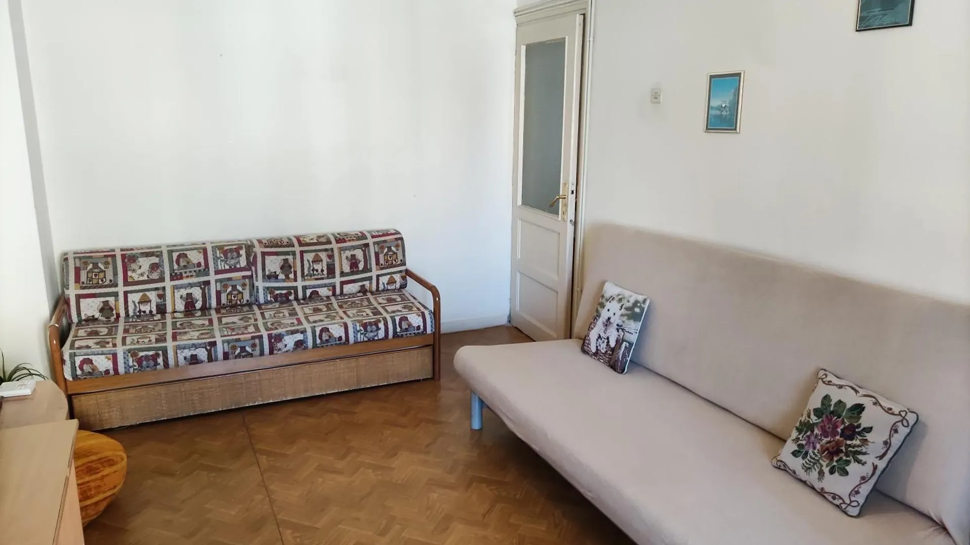 Practical Apartment Close To The City Centre テッサロニキ